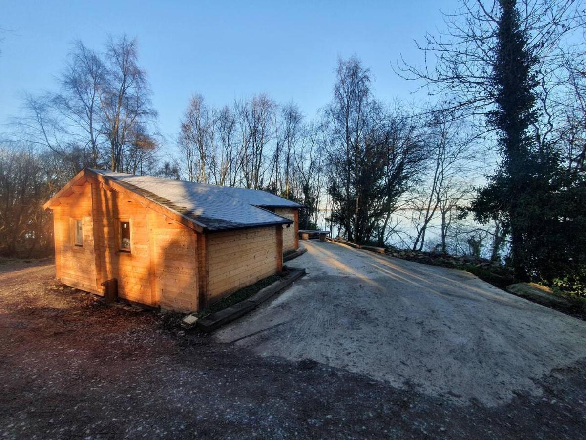 Stunning Log Cabin On The Lake Villa Portroe Eksteriør billede